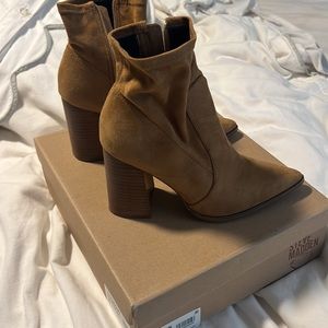 EUC Steve Madden Touchdown Bootie 8M
